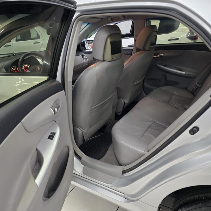 TOYOTA COROLLA 2.0 XEi AUT. PRATA 2013 FLEX - Imagem 11