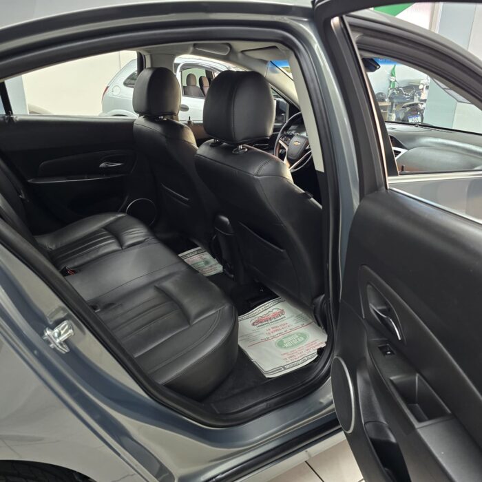 GM CRUZE 1.8 LT SEDAN CINZA 2013 FLEX - Image 12