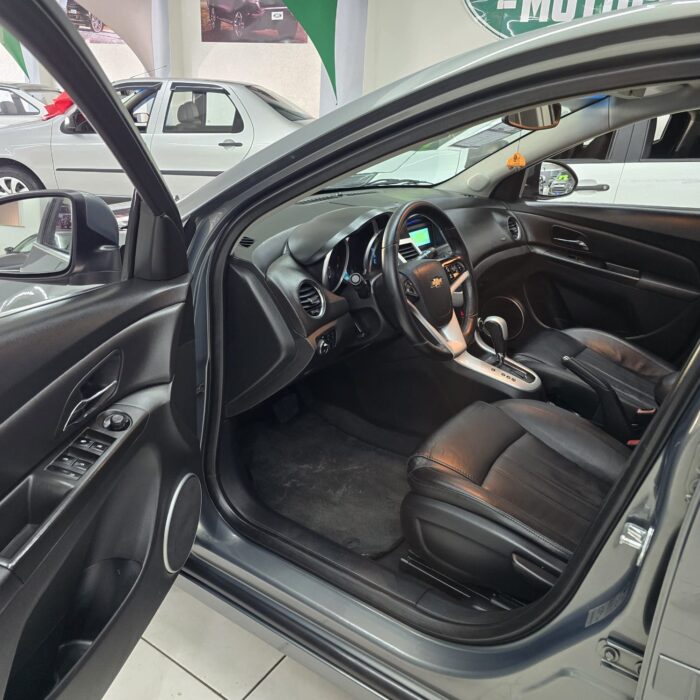 GM CRUZE 1.8 LT SEDAN CINZA 2013 FLEX - Image 7