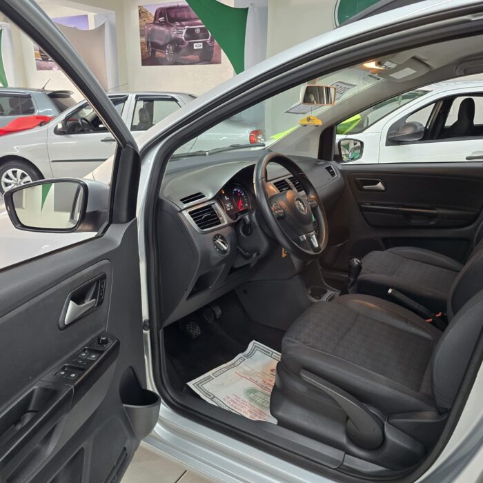 VW SPACEFOX 1.6 COMFORTLINE PRATA 2015 FLEX - Image 7