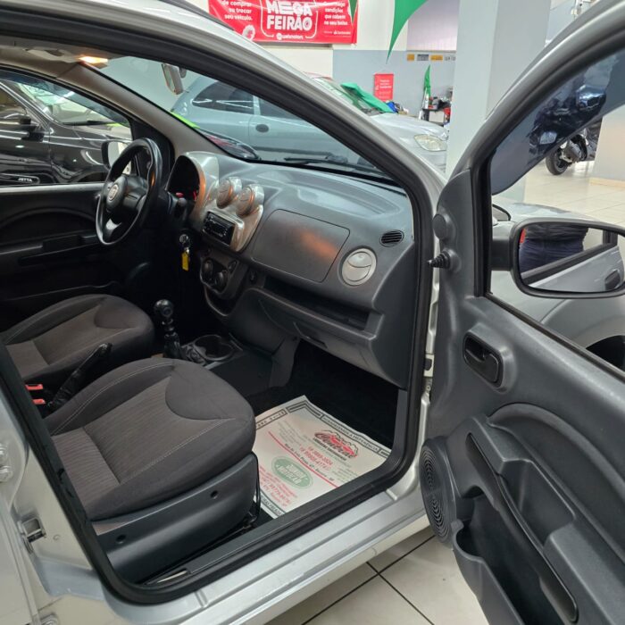 FIAT UNO 1.4 VIVACE WAY PRATA 2011 FLEX - Imagem 10