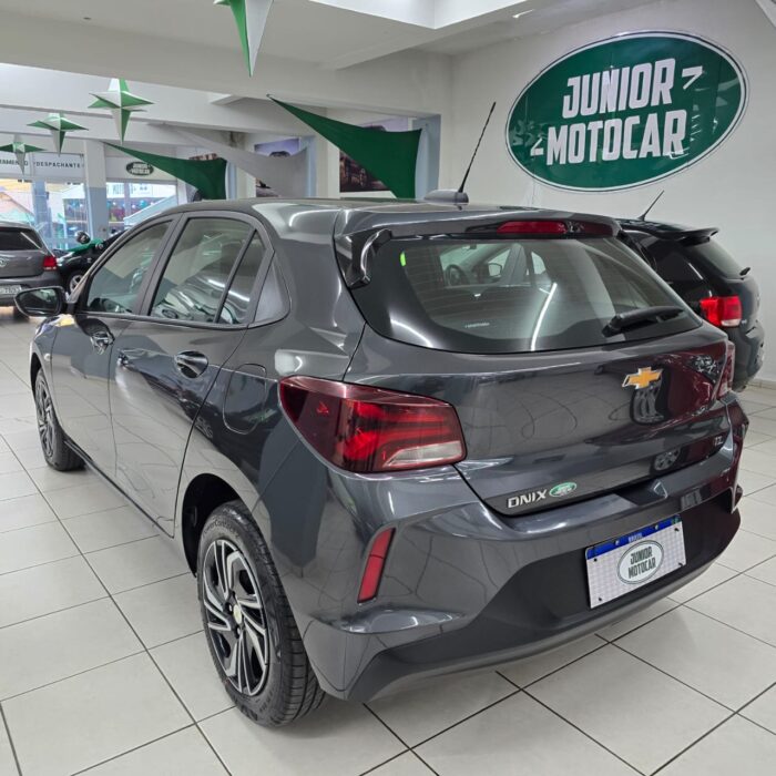 GM ONIX 1.0 LT CINZA 2025 FLEX - Imagem 4