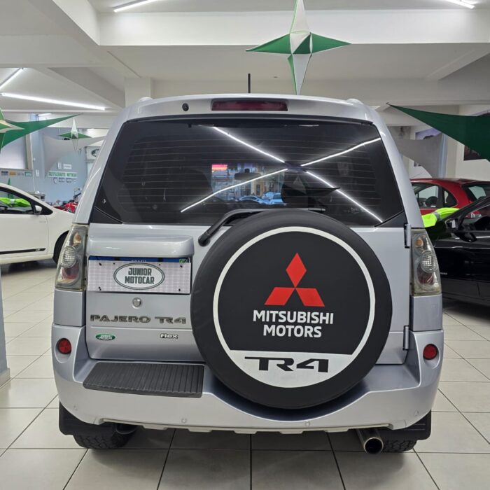 MITSUBISHI PAJERO TR4 2.0 4X2 AUT. PRATA 2013 FLEX - Imagem 5