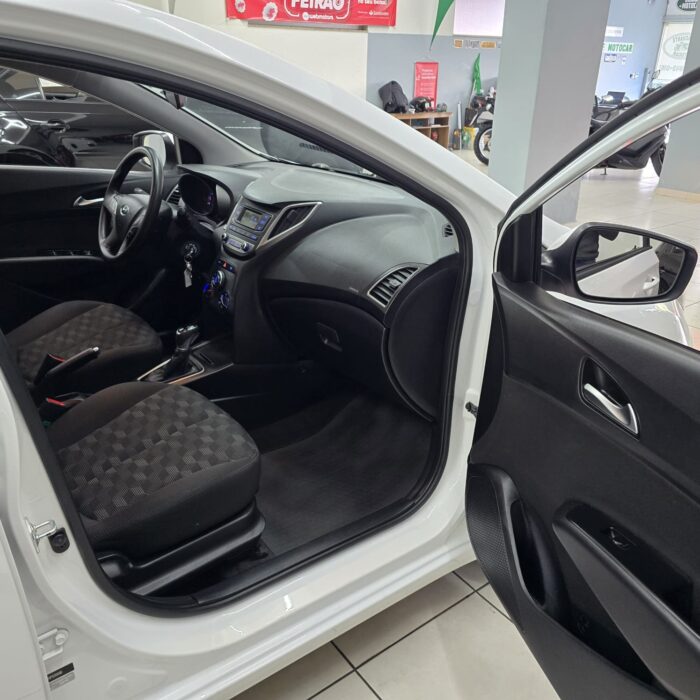 HYUNDAI HB20 1.6 COMFORT AUT. BRANCO 2017 FLEX - Imagem 10