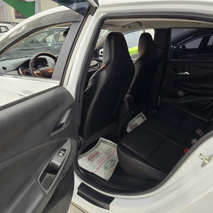 GM ONIX 1.0 PREMIER TURBO AUT. BRANCO 2023 FLEX - Imagem 11