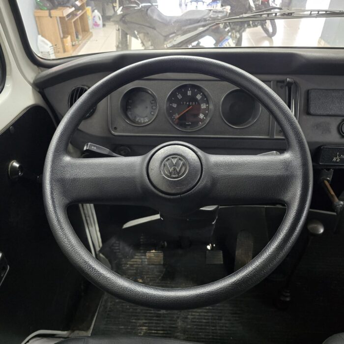 VW KOMBI 1.6 VERMELHA 2004 FLEX - Imagem 12