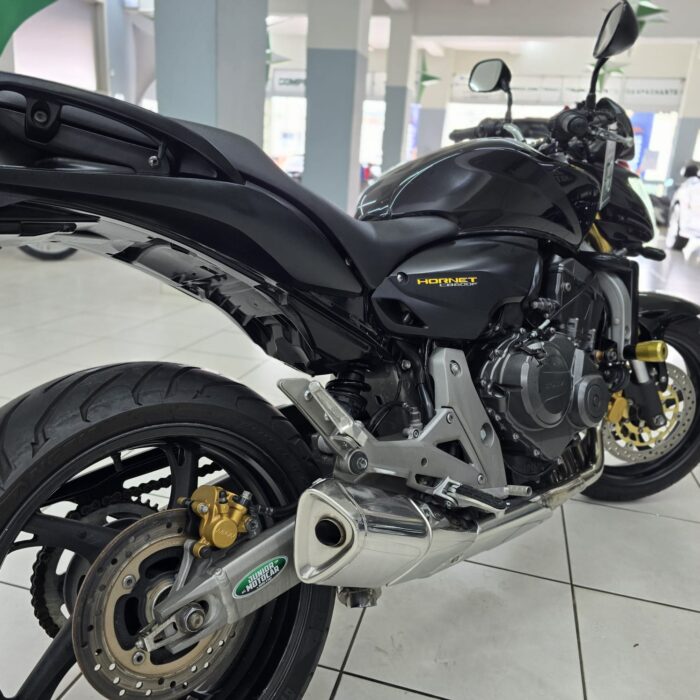 HONDA HORNET 600F PRETA 2010 GASOLINA - Imagem 8