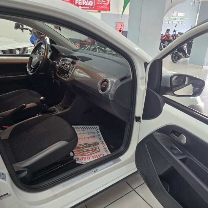 VW UP! 1.0 CROSS TSi BRANCO 2018 FLEX - Imagem 10