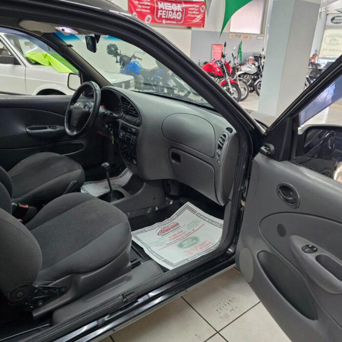 FORD COURIER 1.6 L PRETA 2010 FLEX - Imagem 10