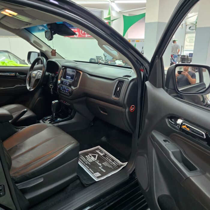 GM S10 2.8 H. COUNTRY 4X4 CD AUT. PRETA 2018 DIESEL - Imagem 11