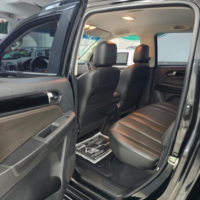 GM S10 2.8 H. COUNTRY 4X4 CD AUT. PRETA 2018 DIESEL - Imagem 12