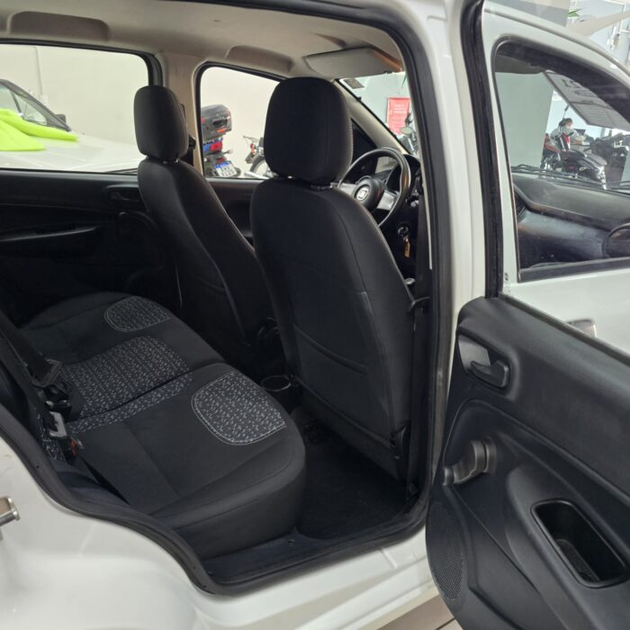FIAT UNO 1.0 VIVACE ATTRACTIVE BRANCO 2021 FLEX - Imagem 12