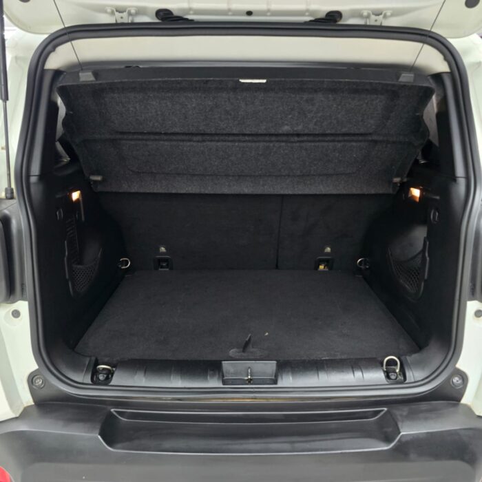 JEEP RENEGADE 1.8 SPORT AUT. 4X2 BRANCO 2017 FLEX - Imagem 13