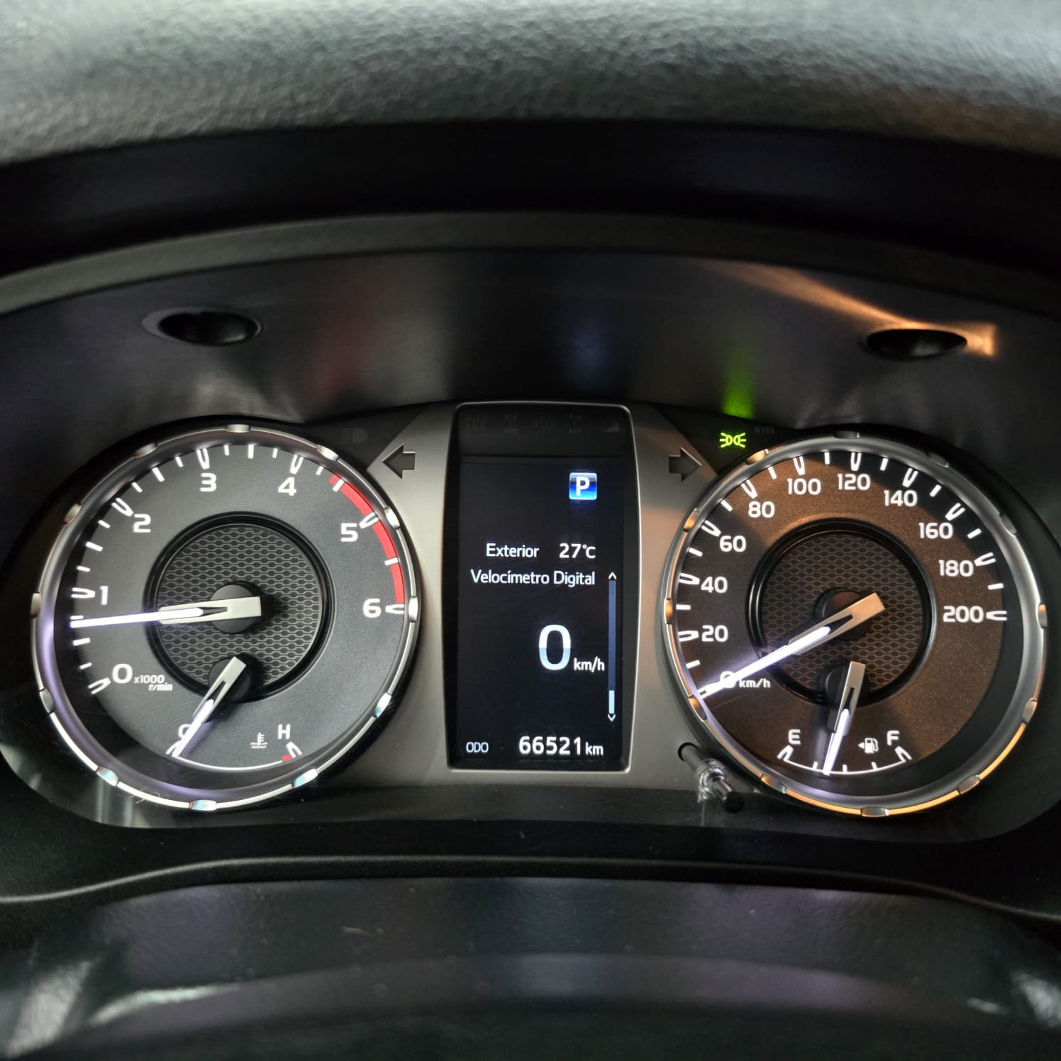 TOYOTA HILUX 2.8 SRX LIMITED 4X4 TDi BRANCA 2023 DIESEL - Imagem 14