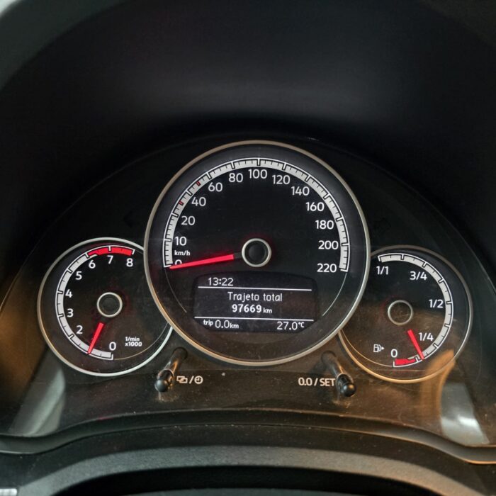 VW UP! 1.0 CROSS TSi BRANCO 2018 FLEX - Imagem 14