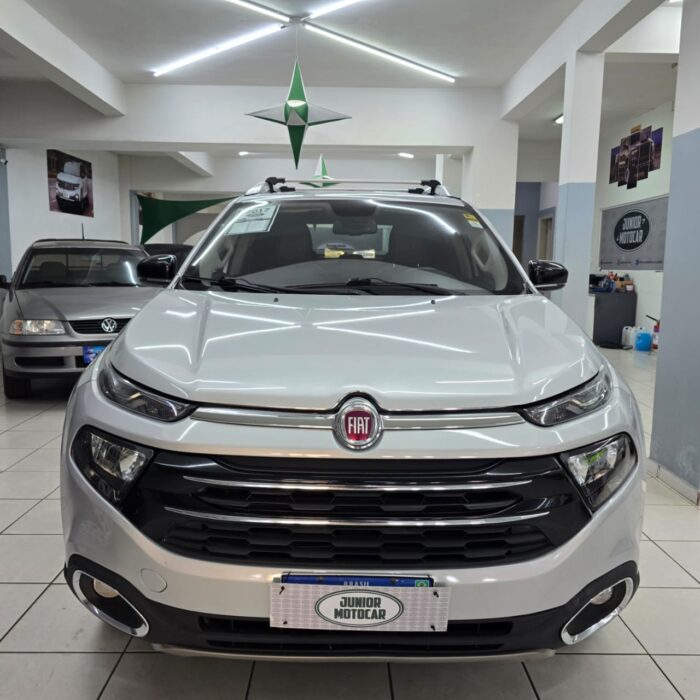 TORO 2.0 VOLCANO 4X4 AUT. PRATA 2017 DIESEL - Imagem 2