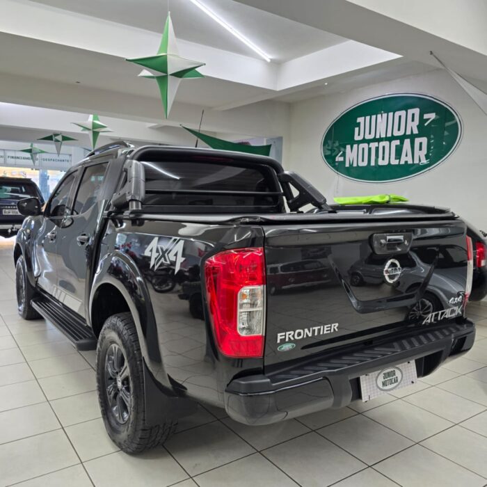 NISSAN FRONTIER 2.3 ATTACK 4X4 AUT. PRETA 2021 DIESEL - Imagem 4