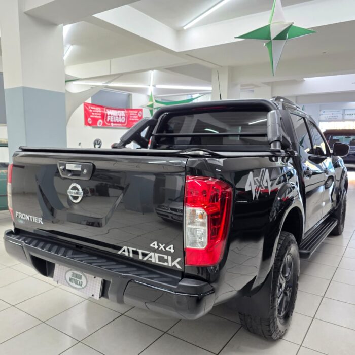 NISSAN FRONTIER 2.3 ATTACK 4X4 AUT. PRETA 2021 DIESEL - Imagem 7