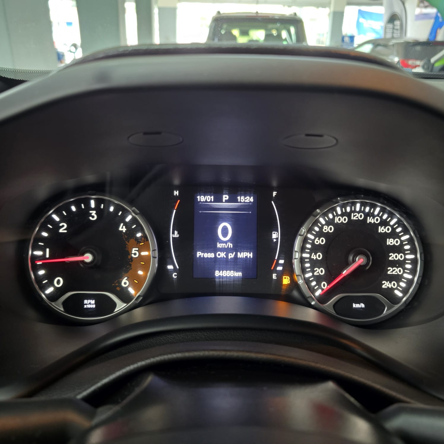 JEEP RENEGADE 2.0 LONGITUDE CINZA 2020 DIESEL - Imagem 14