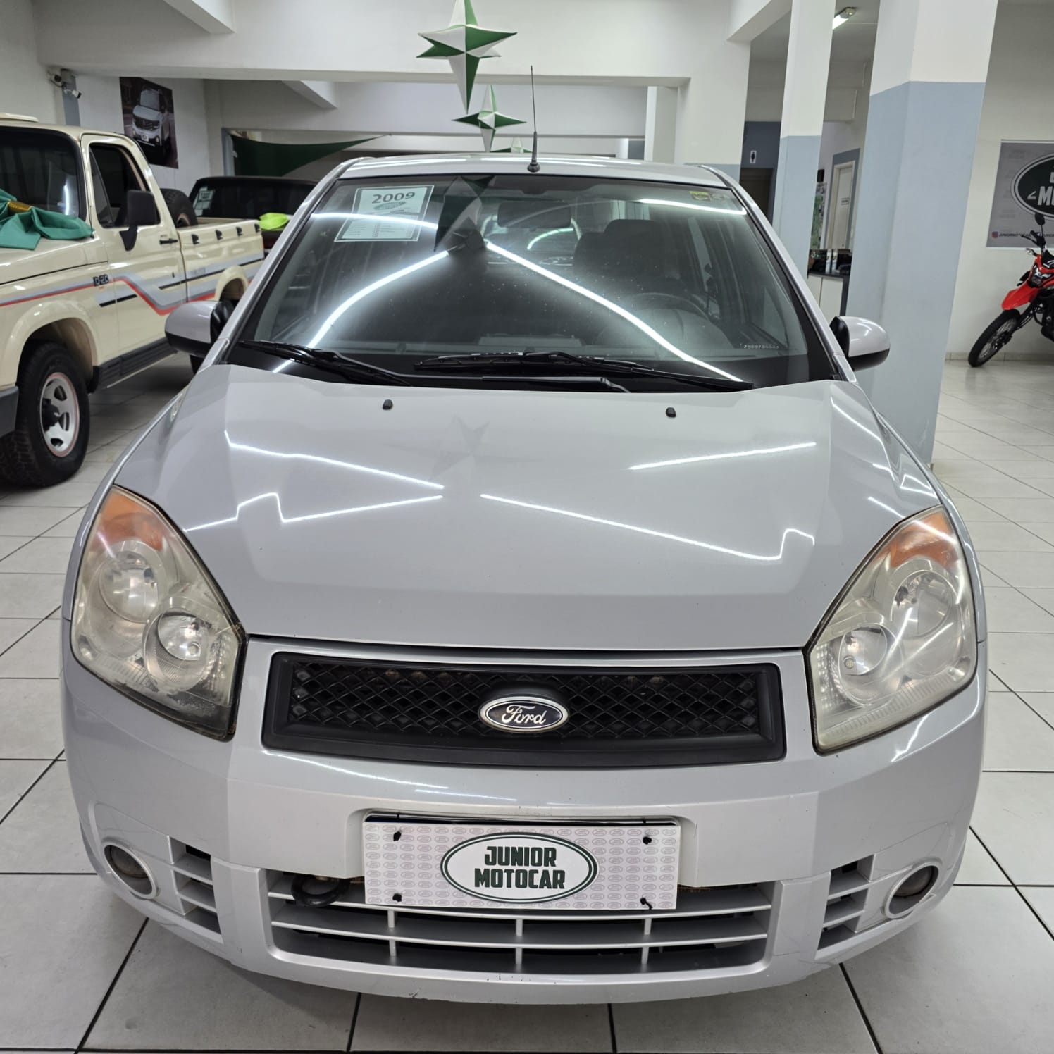 FORD FIESTA 1.6 CLASS SEDAN PRATA 2009 FLEX - Imagem 2