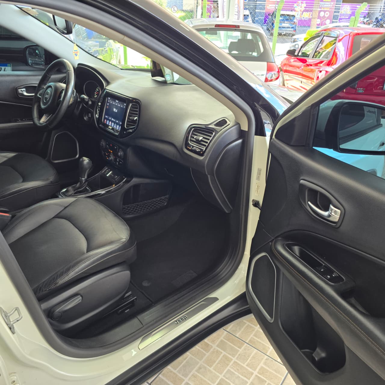 JEEP COMPASS 2.0 LIMITED AUT. BRANCO 2018 FLEX - Imagem 15