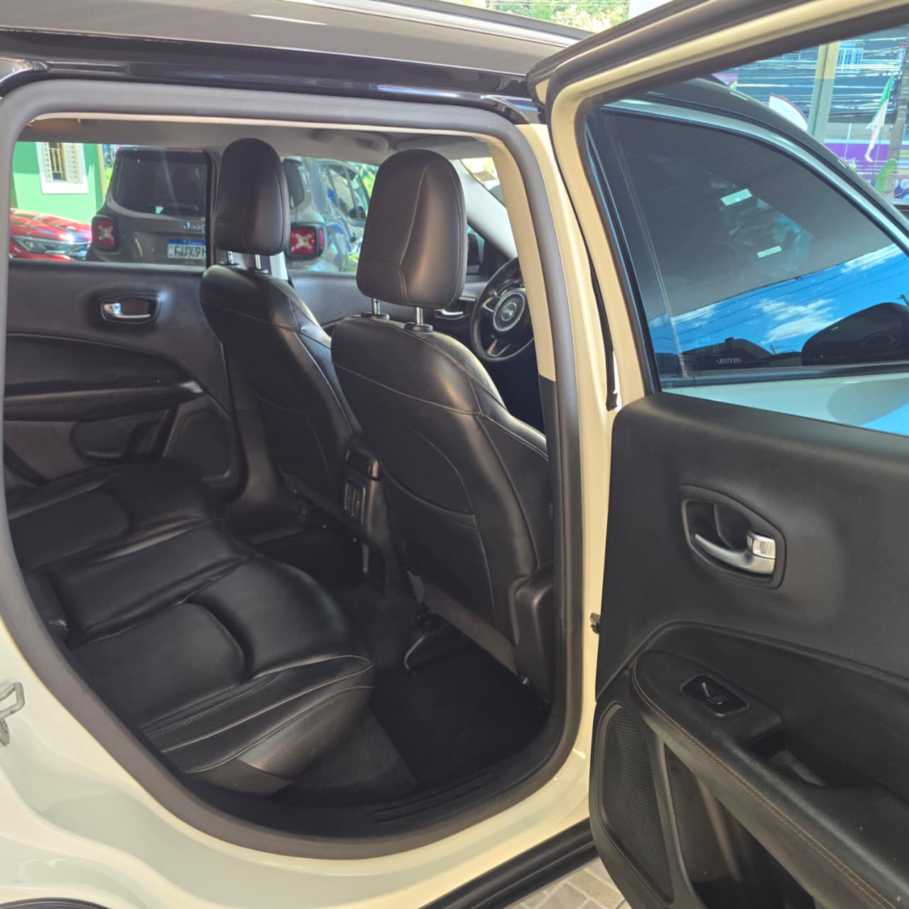 JEEP COMPASS 2.0 LIMITED AUT. BRANCO 2018 FLEX - Imagem 17