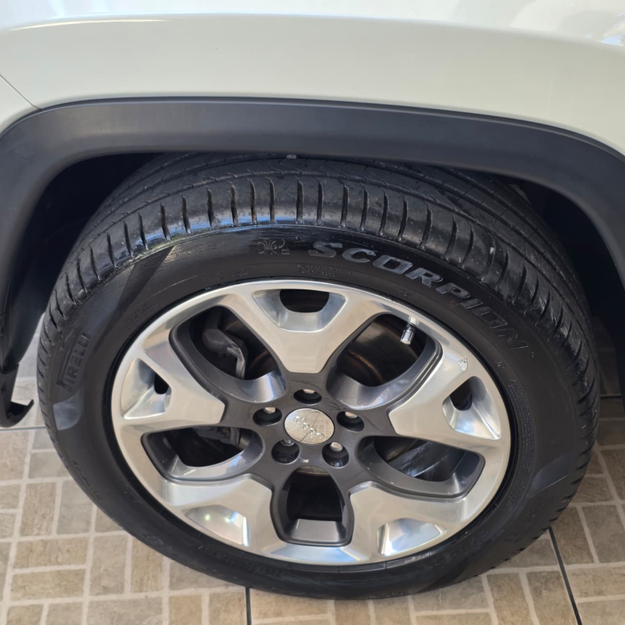 JEEP COMPASS 2.0 LIMITED AUT. BRANCO 2018 FLEX - Imagem 18