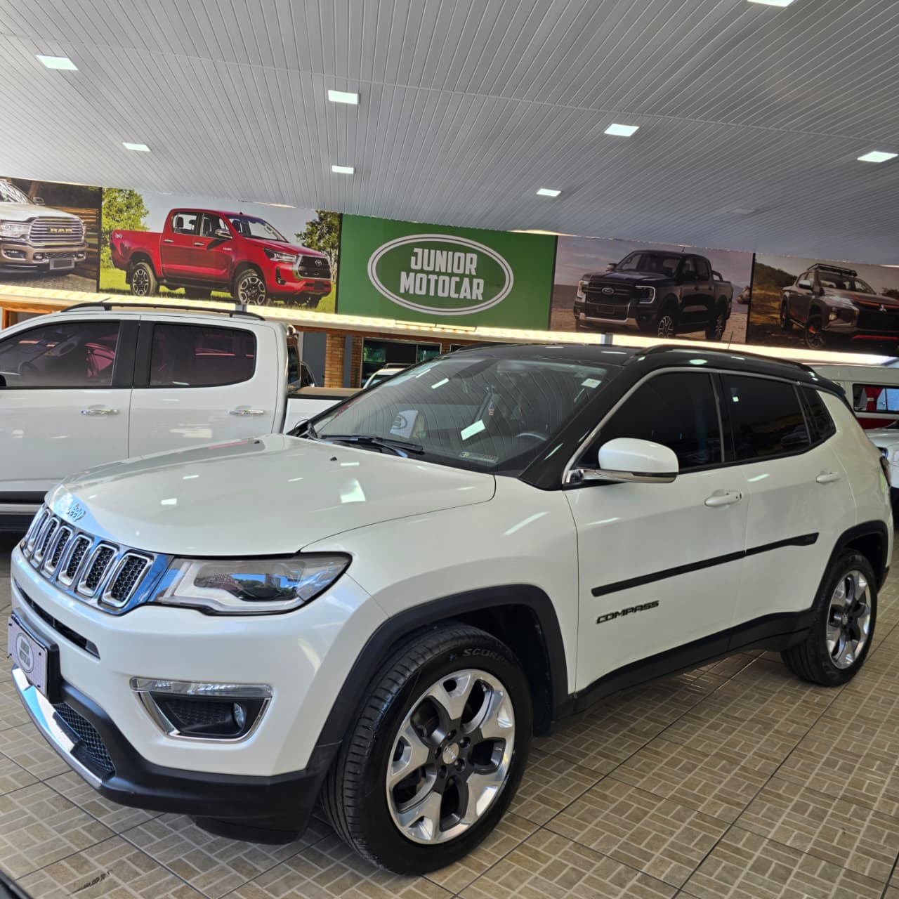 JEEP COMPASS 2.0 LIMITED AUT. BRANCO 2018 FLEX - Imagem 3