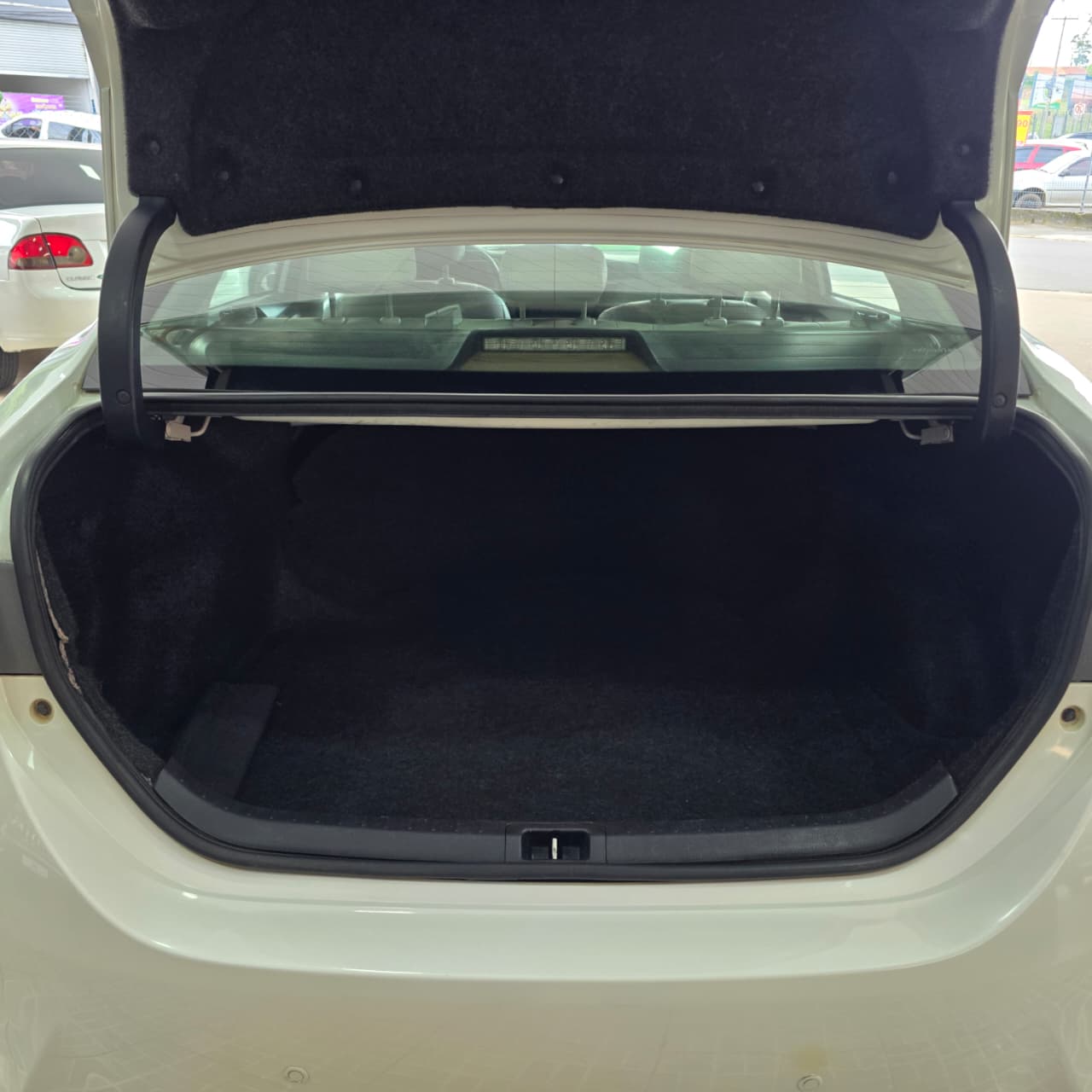 TOYOTA COROLLA 1.8 GLi AUT. BRANCO 2019 FLEX - Imagem 18