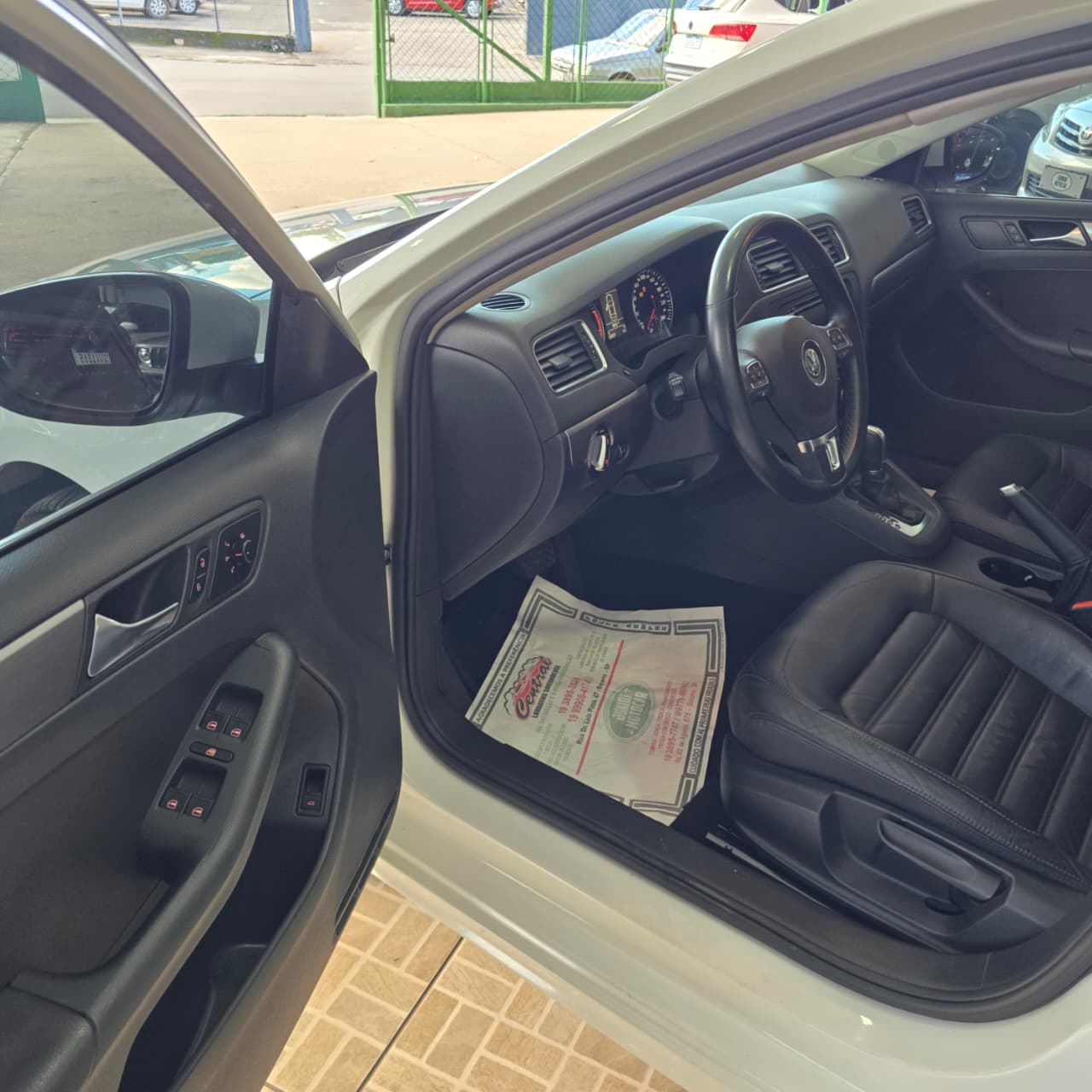 VW JETTA 2.0 TSI TURBO BRANCO 2012 GASOLINA - Imagem 17