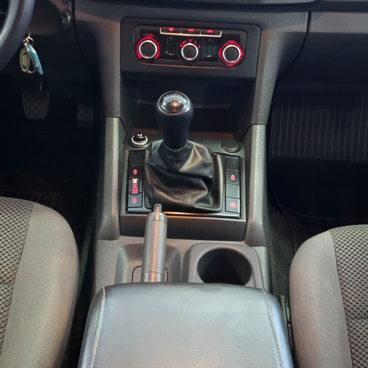 VW AMAROK 2.0 SPORT CD BRANCA 2013 DIESEL - Imagem 13