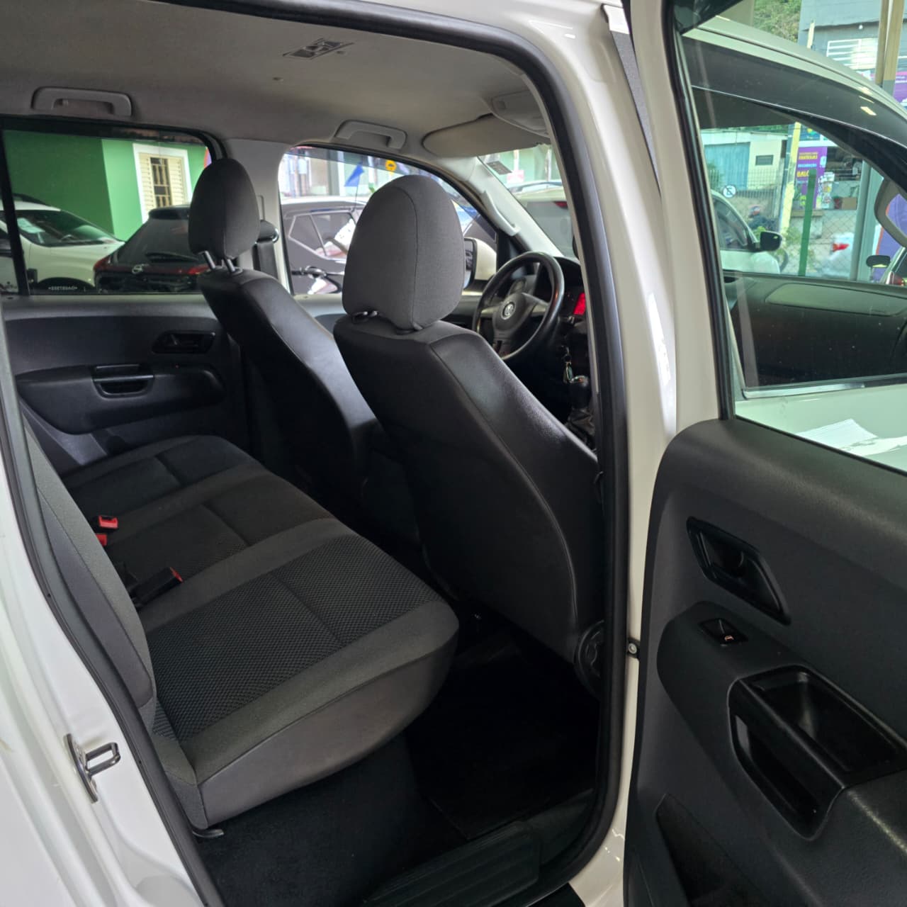 VW AMAROK 2.0 SPORT CD BRANCA 2013 DIESEL - Imagem 16