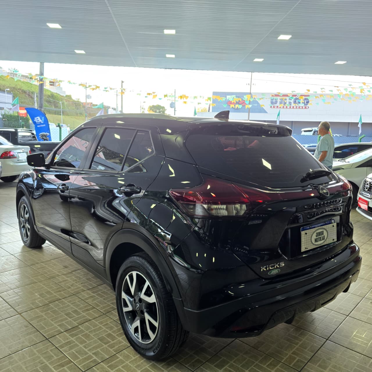 NISSAN KICKS 1.6 SENSE AUT. PRETO 2024 FLEX - Imagem 4
