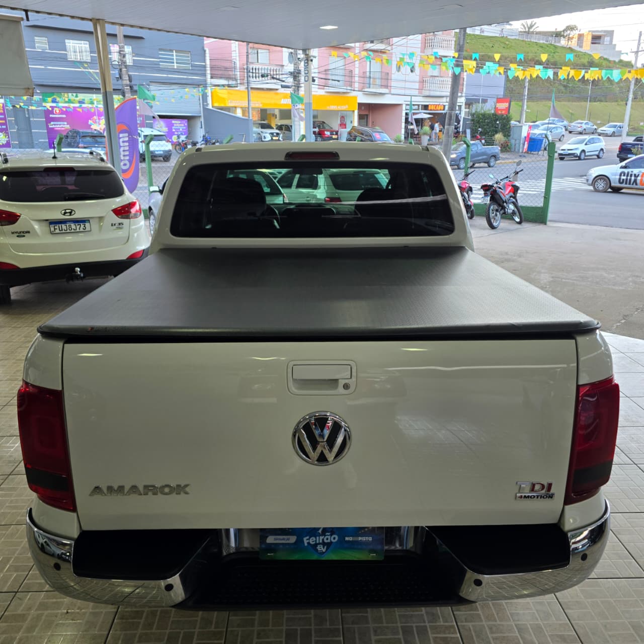 VW AMAROK 2.0 SPORT CD BRANCA 2013 DIESEL - Imagem 6