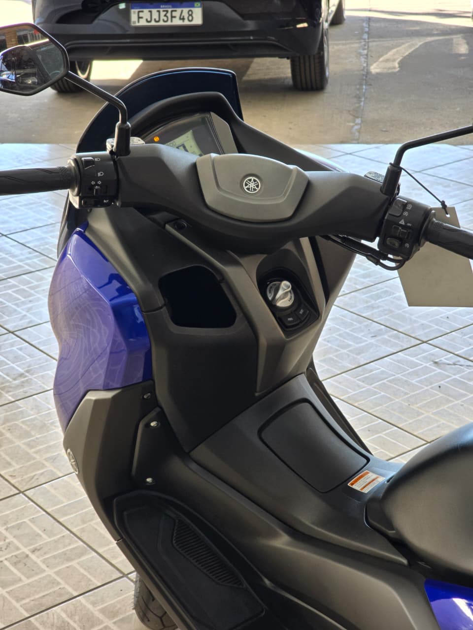 YAMAHA NMAX 160 CONNECTED ABS AZUL 2024 GASOLINA - Imagem 11