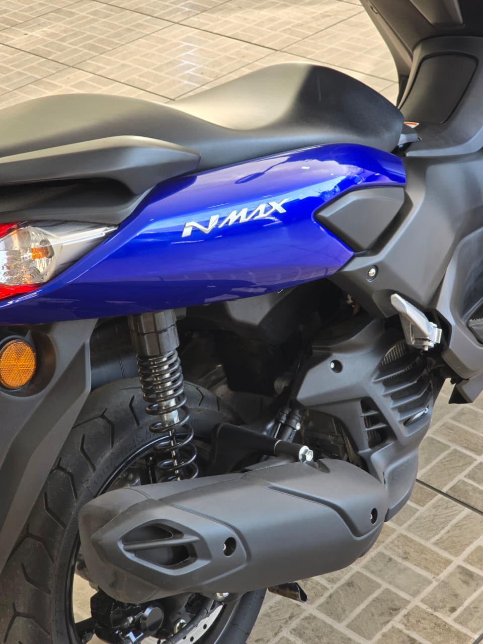 YAMAHA NMAX 160 CONNECTED ABS AZUL 2024 GASOLINA - Imagem 9